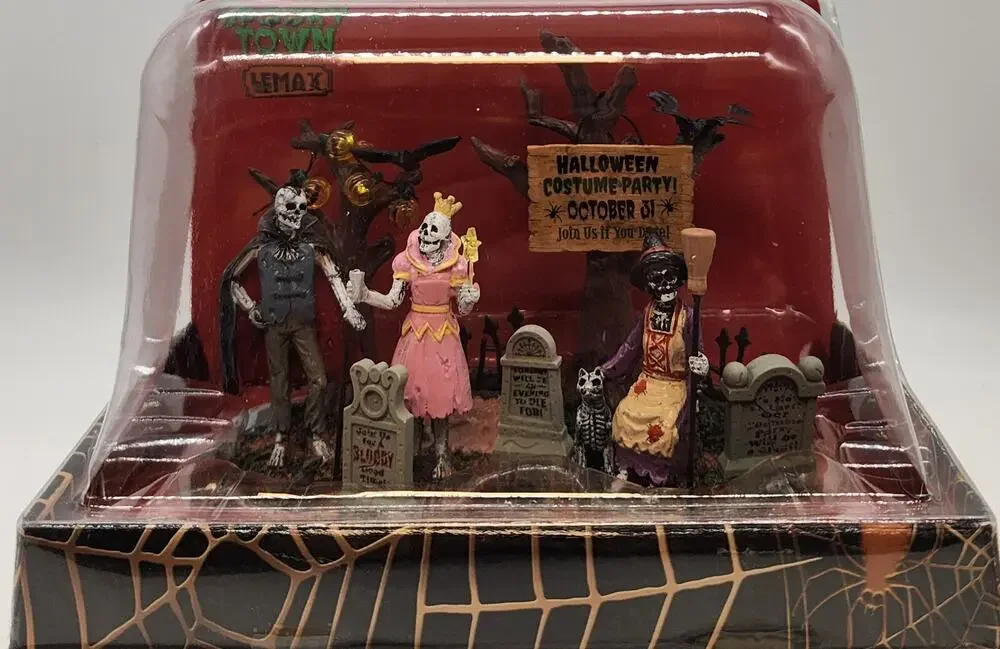 Lemax Spooky Town 2022 Graveyard Costume Party #23582 Table Accent Piece